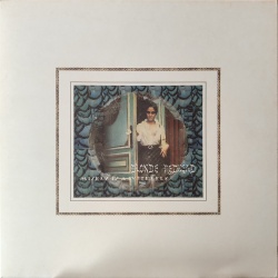 Blonde Redhead - Misery is a butterfly